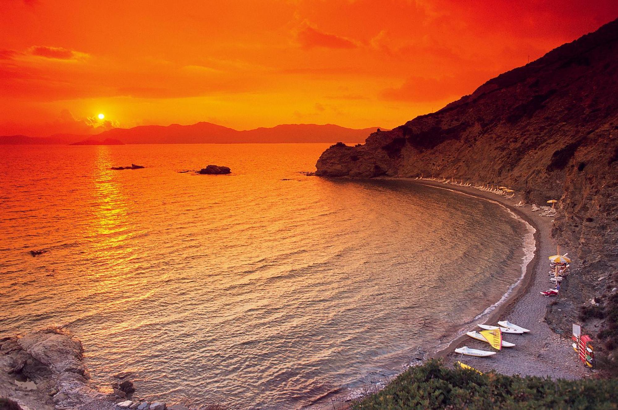 Eco Village Baia Delle Ginestre 公寓式酒店 4*